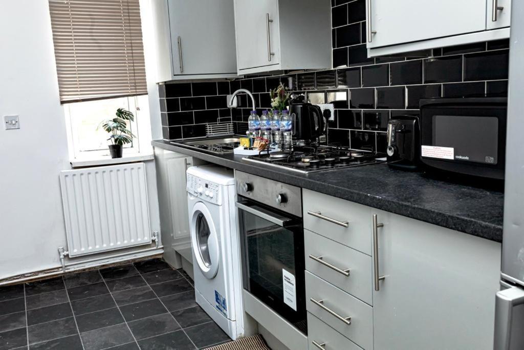 Appartement Spacious Centre 2 Bedroom - Lt *